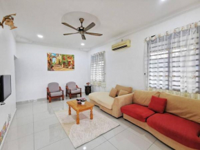 Ipoh stadium 1min/wahkeongpark simee 18pax bungalow cottage